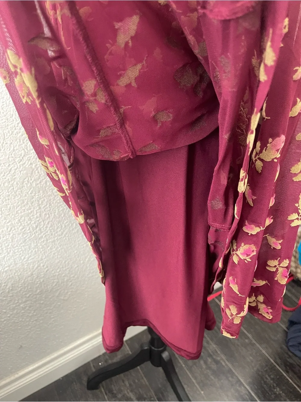 Betsey Johnson Burgundy Floral Long-Sleeve Mesh Midi Dress - Picture 5 of 8